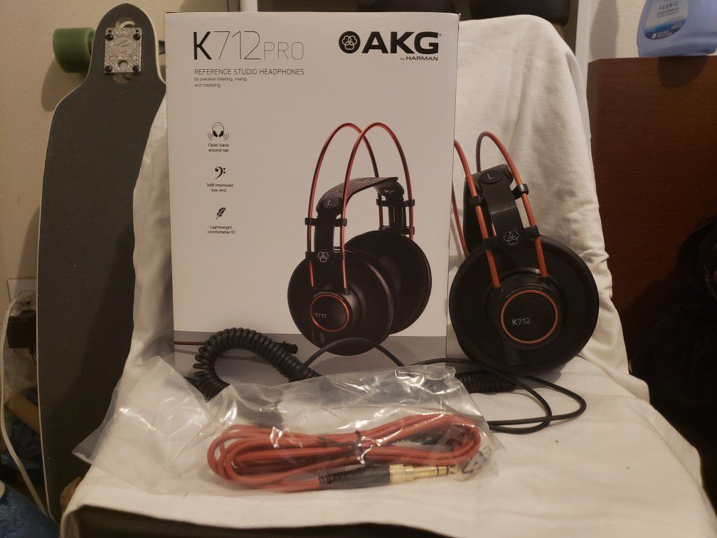 AKG Pro Audio K712 Pro Open Reference Studio Headphones
