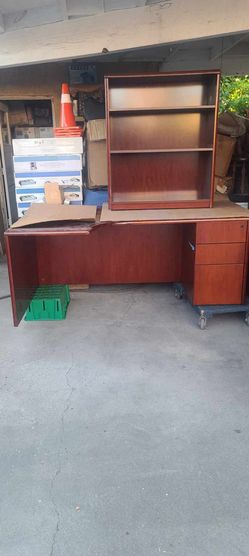 Desk & Cubby