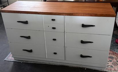 Dresser