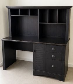 MODERN LUXURY STUDY TABLE/ WORK TABLE LIKE NEW (800$ value down to 250$)