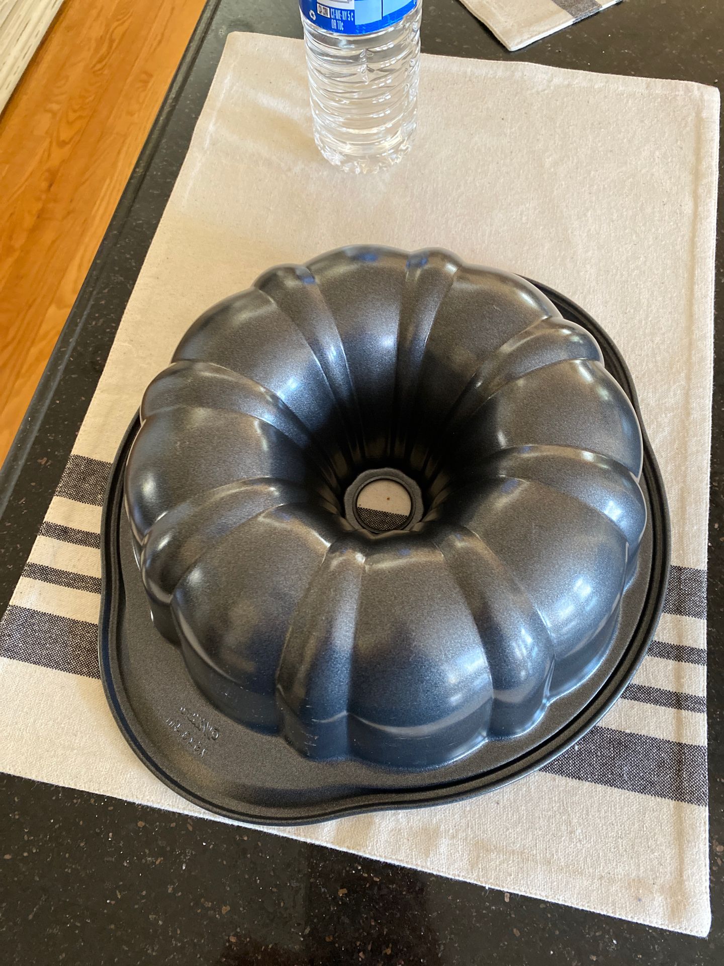 Bundt pan