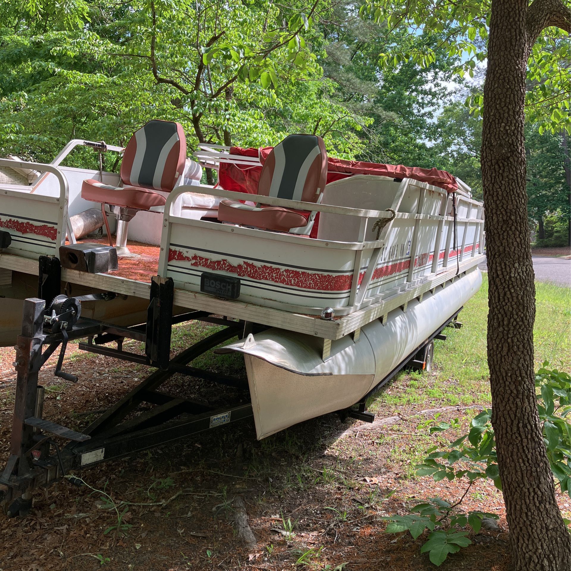 1993 24” Pontoon Boat Make Offer