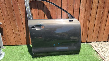 2020 - 2025 KIA TELLURIDE RIGHT FRONT DOOR PASSENGER SIDE OEM.  NC4A