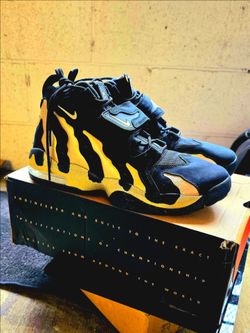 $100 - SIZE 11.5 - Nike Air DT Max NEVER WORN - DEADSTOCK.