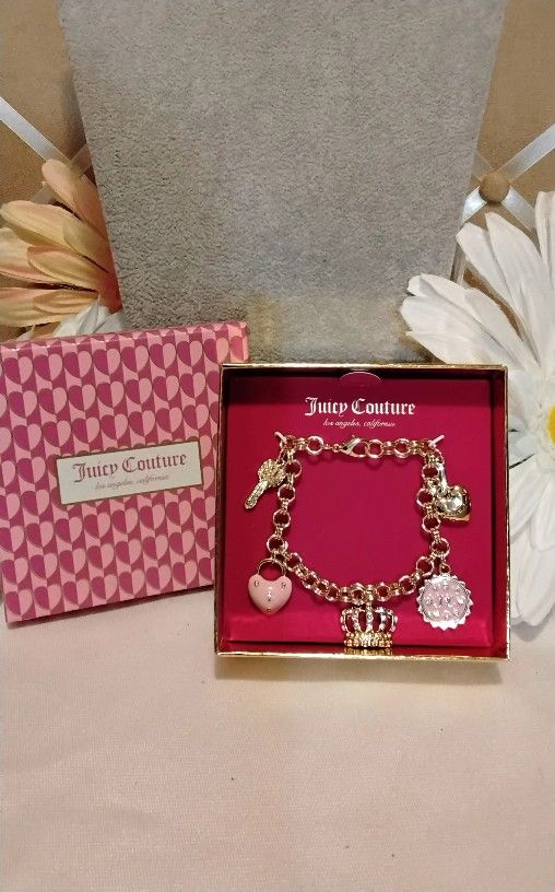 Beautiful Goldtone Crown Charm Bracelet $18