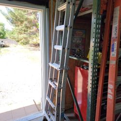 18 Ft Tall Werner Extension Ladder. Weight Limit  300 Lb. Heavy Duty 