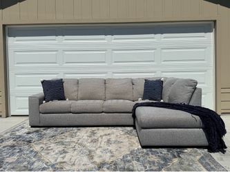 Costco Thomasville gray sectional DELIVERY AVAILABLE