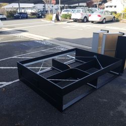 Reduced! Queen Size Bedframe With Drawers!