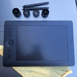 Wacom Intuos Medium Pen Tablet