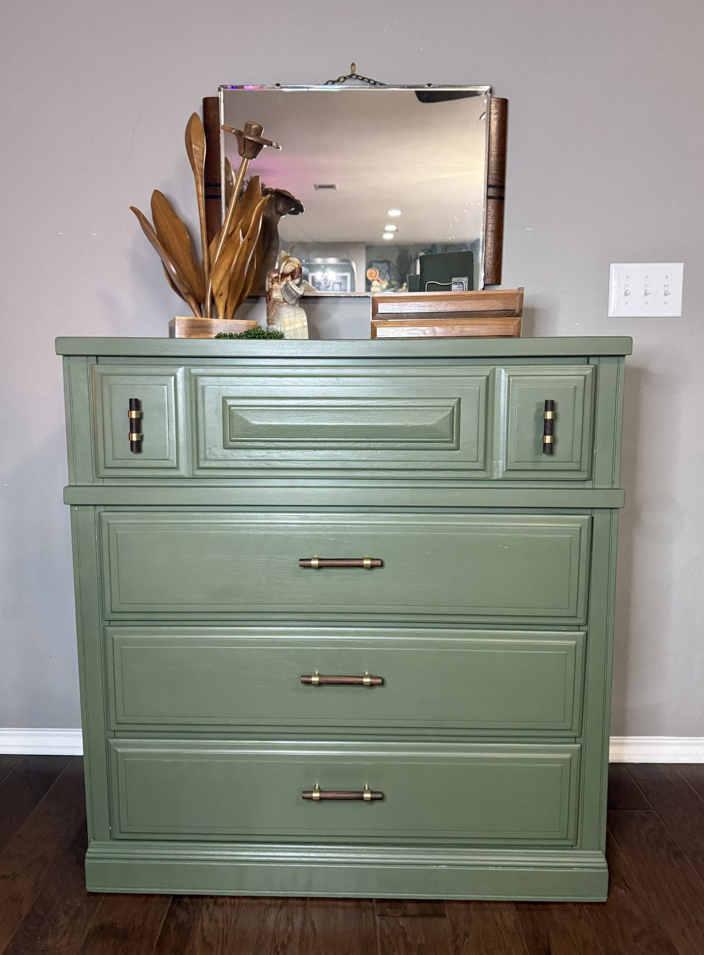 Refinished Williams furniture Company dresser with four drawers 