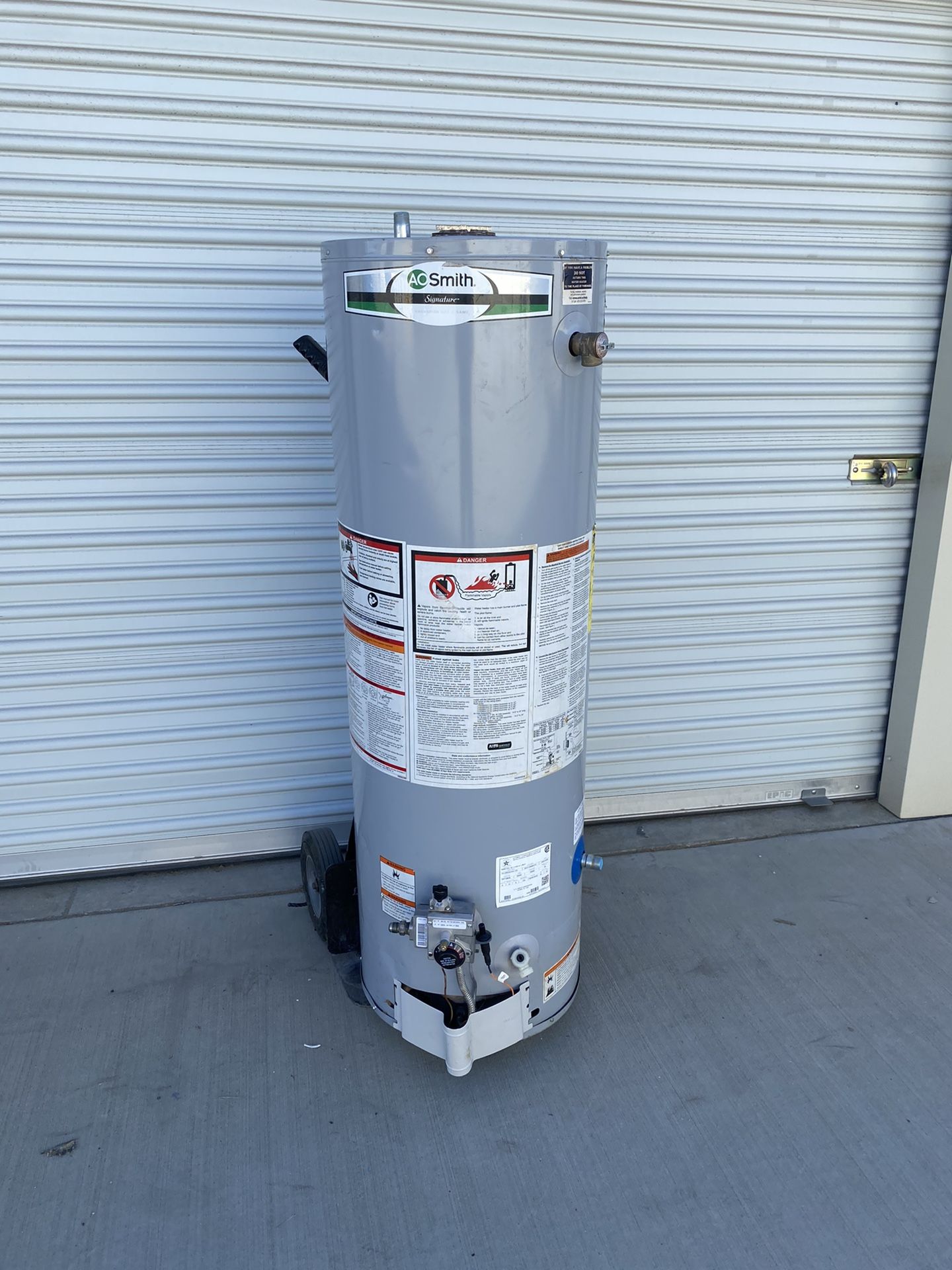 30 gallon water main image 0