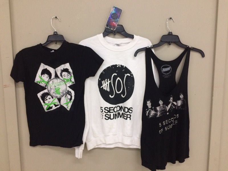 Like new 5 SOS, 5 Seconds of Summer band shirts/merch M/L tees