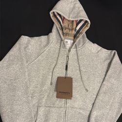 Burberry sweater