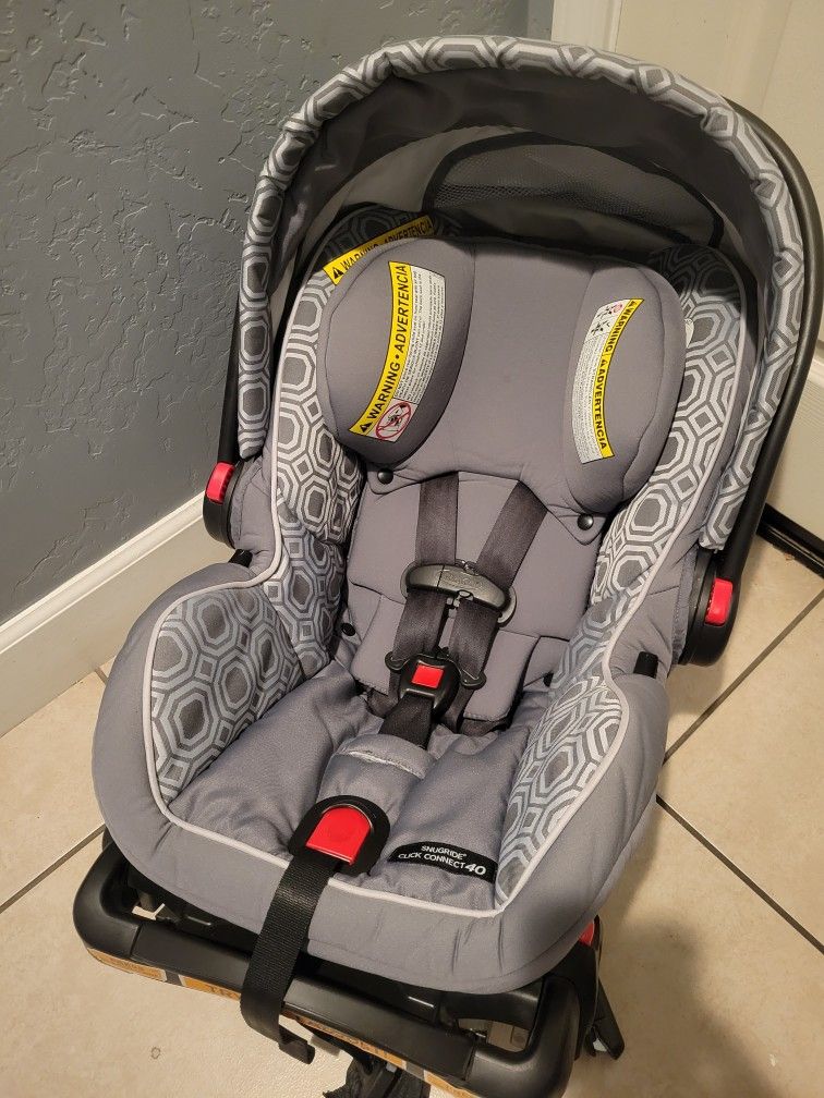 Graco snug infant car seat with base