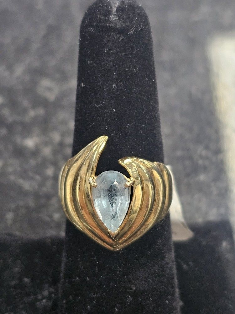 14kt YG Ring With Light Blue Stone. (C-2) SIZE 7.5 ASK FOR RYAN. #(contact info removed)85