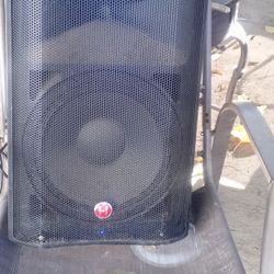 Harbinger 2000 W Speaker No Bluetooth With LED Hookups Microphone Hookups Guitar Hookers You Can Hear This Three Blocks Away Great For A Party