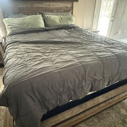 Cal King Bed Set