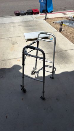 FREE WALKER YOU MUST PICK UP TODAY