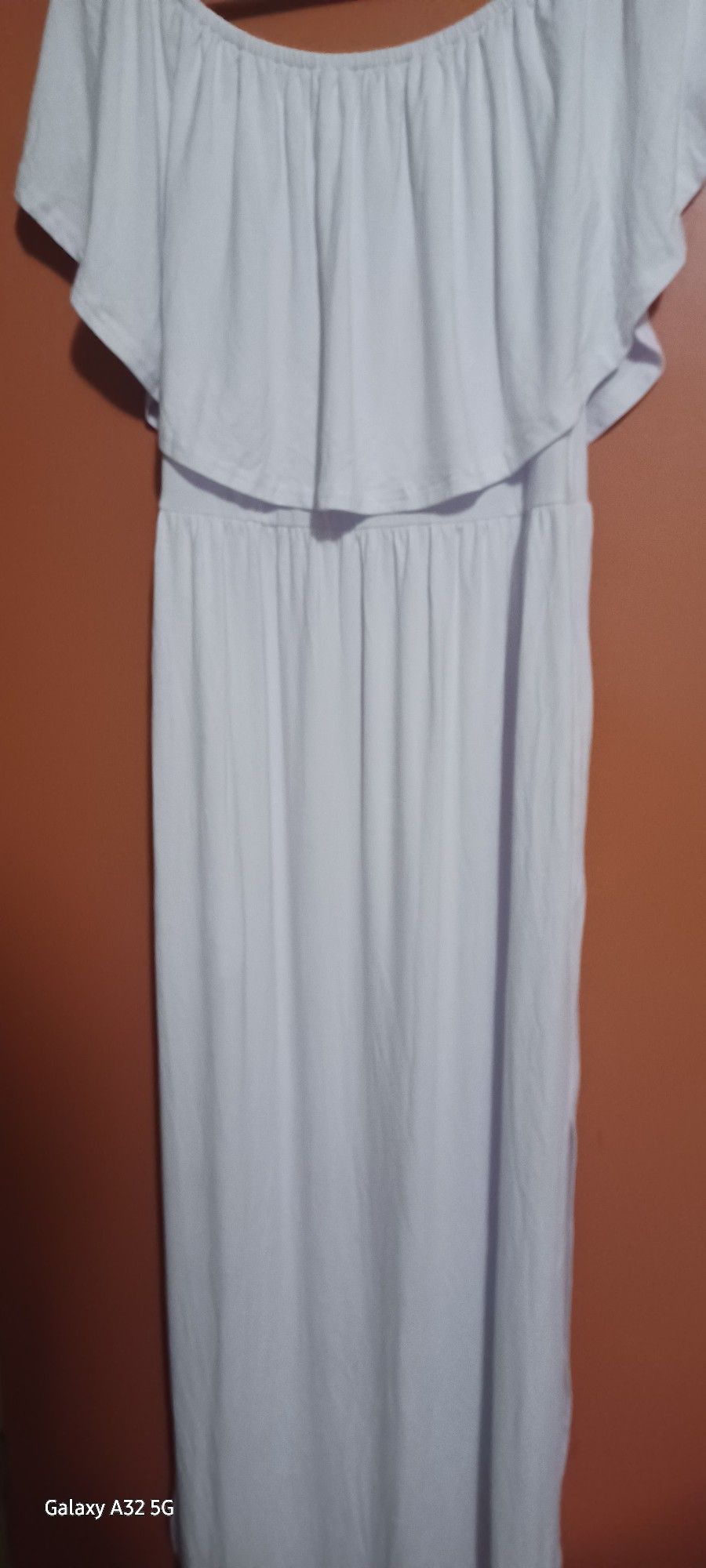 Brand NEW! Size XL, White Dress, Off Shoulder