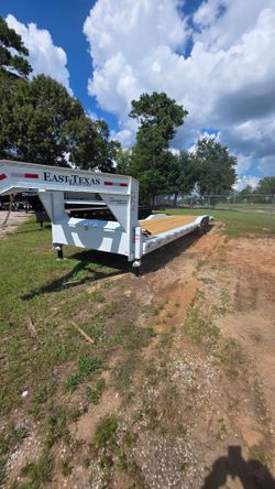 32ft White Lowboy with Dovetail
