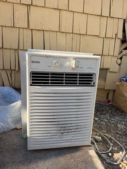 Air conditioner vertical