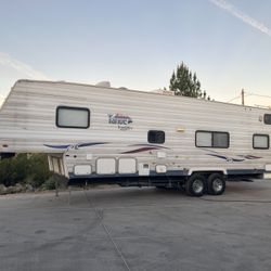 2003 - 34’ Toy Hauler