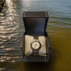 MOVADO Esperanza Swiss Quartz Woman's Watch 127093 Silver & Gold Plated MOP Face