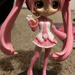 Sakura miku figure