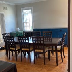 Dining Room Table And Chairs 