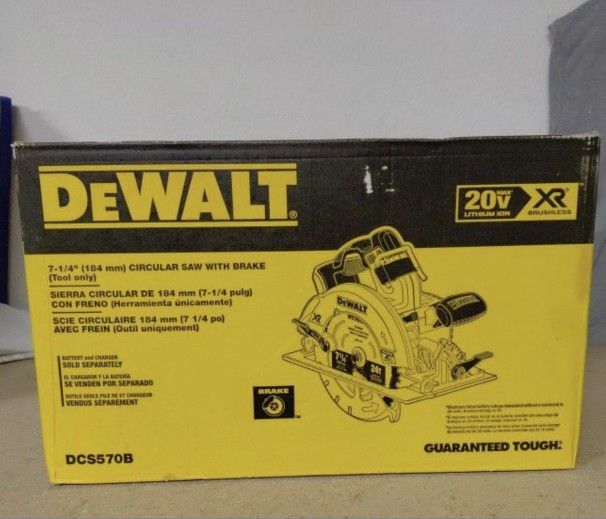 DEWALT 20V MAX XR Brushless Circular Saw