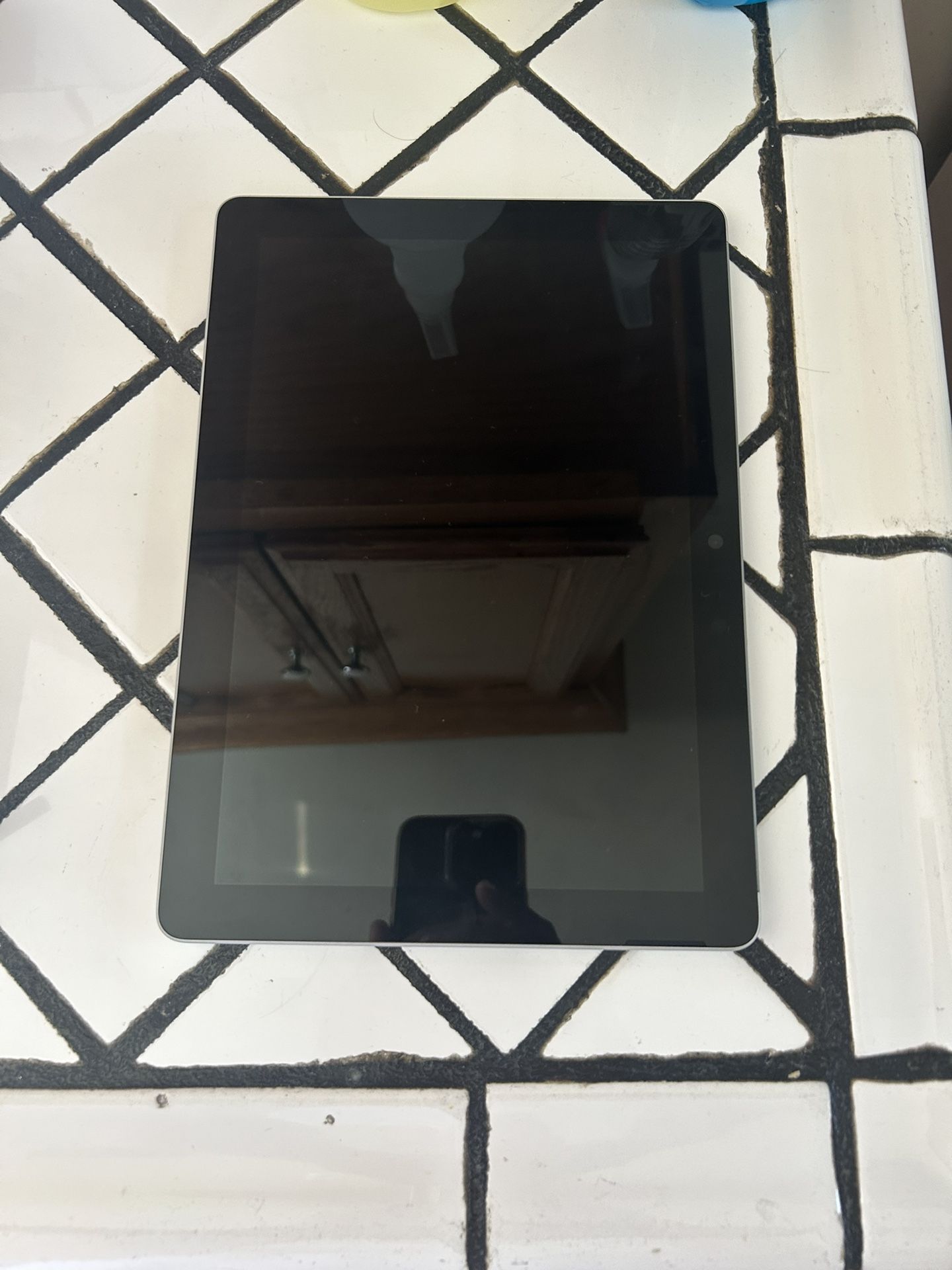 Microsoft Surface GO