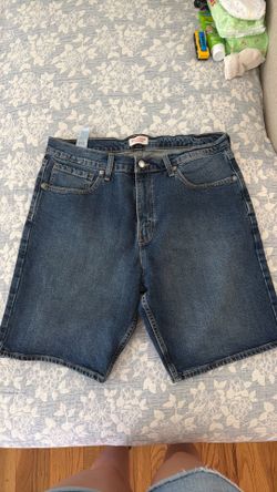 LEVI JEAN SHORTS