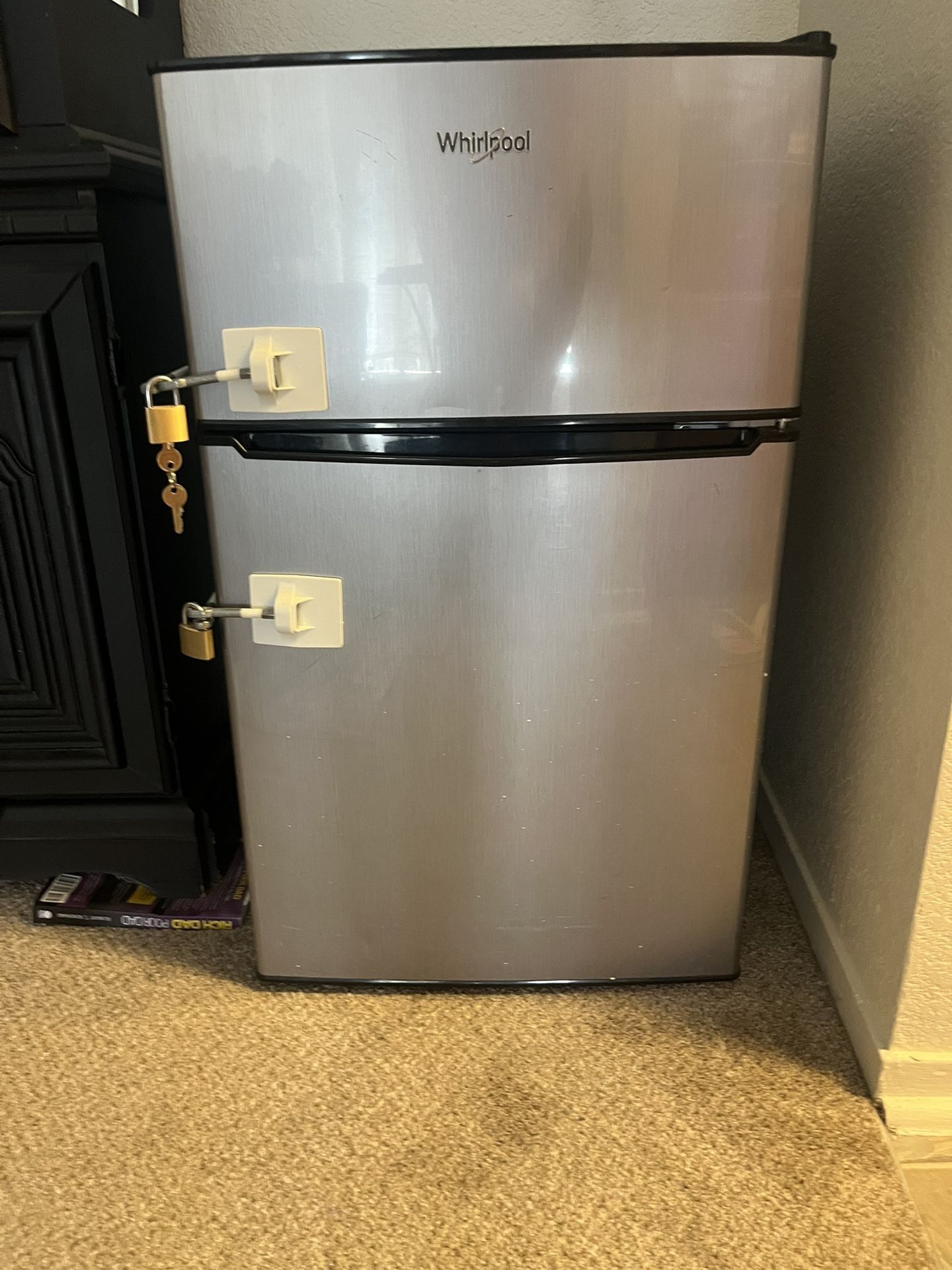 Mini Fridge With Lock And Key