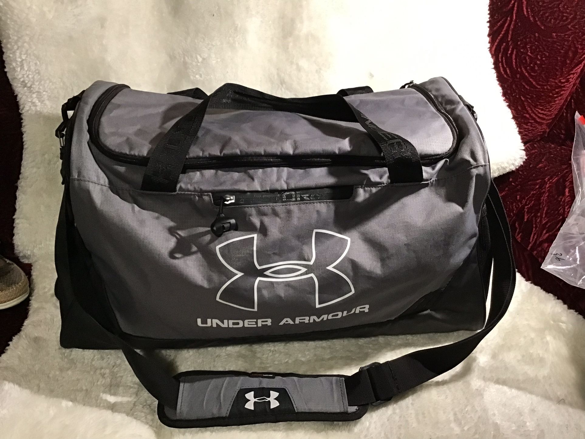 Under Armour Duffel Bag Black & Gray ( Long 22.5 & High 12 )