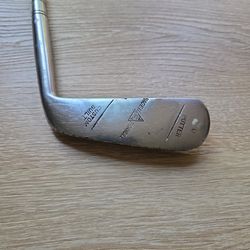 Very Rare Hagen triangle hickory putter