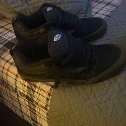 Black Knu Skool Vans 