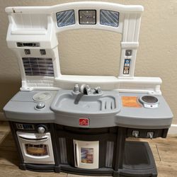 Play Kitchen Set