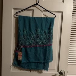 Women’s Tickled Pink Infinity Scarf NWT Blue With Beautiful Design 