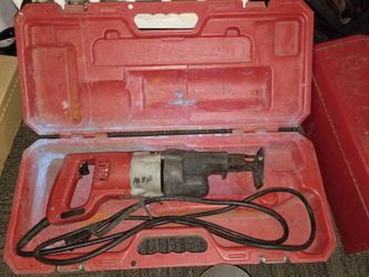 Milwaukee Sawzall Reciprocating Saw with Case