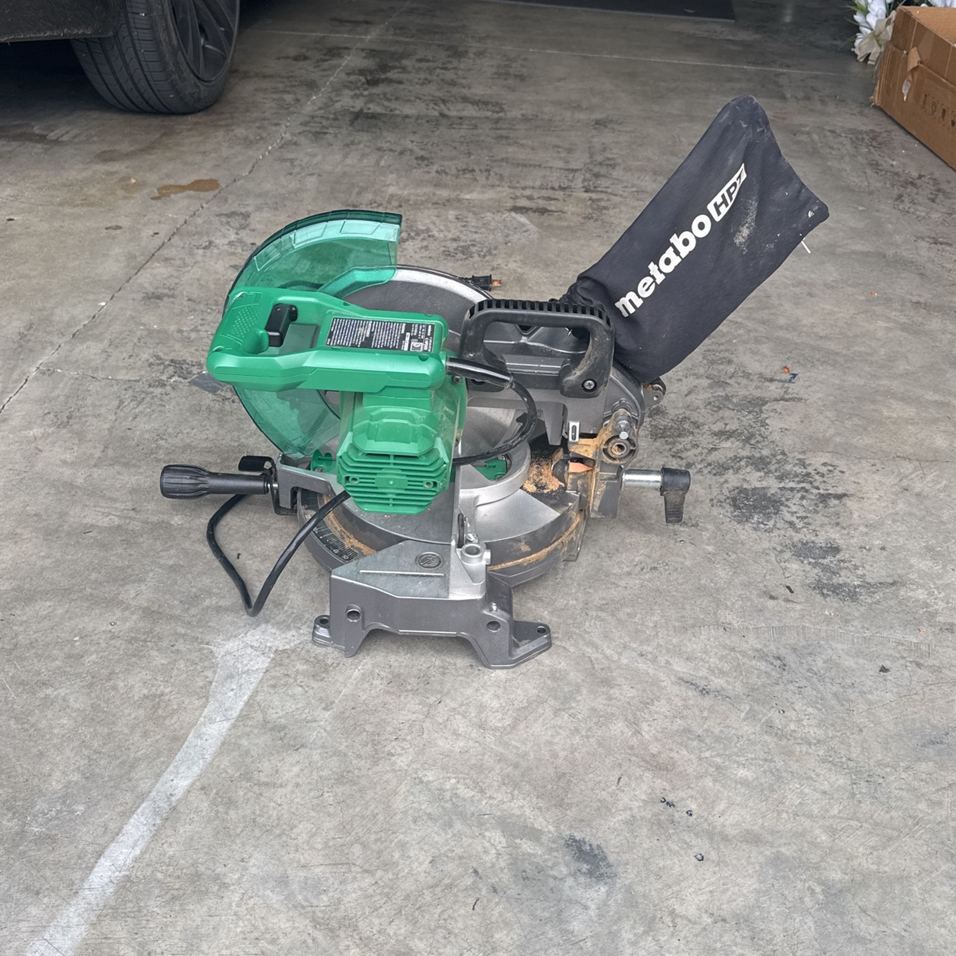 Miter Saw Metabo HPT 10”