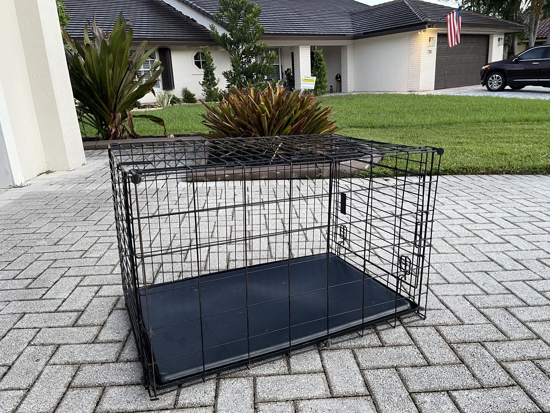 Dog Kennel / Cage