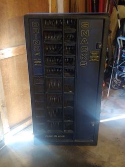 Wall Mounted 9 Selection Snack Machine