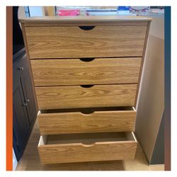 5 drawers dresser / Five drawers dresser