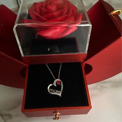Forever rose box with mom pendant and steel chain
