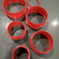 RED ROUND CUTTER SET – FLUTED & SMOOTH (2-IN-1!)