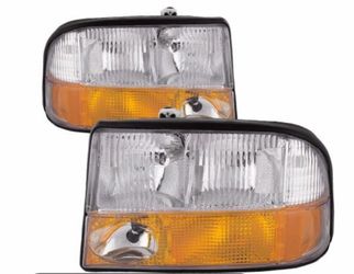 NEW Eagle Eyes Headlights Left and Right PAIR with Fog - 98-04 GMC Sonoma