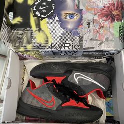 Kyrie Low 4 Basketball Shoes