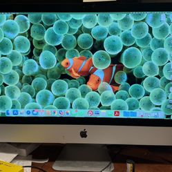 2017 Apple iMac with Retina 5K Display (27-Inch, 40GB RAM, 1TB Fusion Drive)