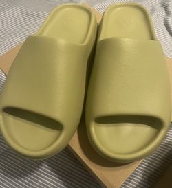 Yeezy Slide “Resin”