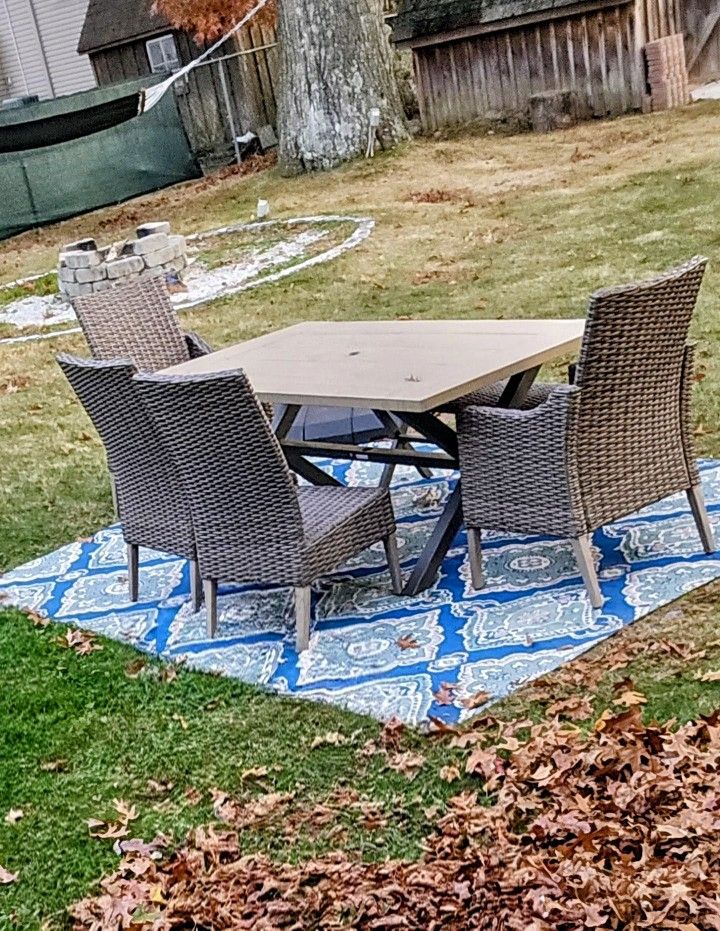  Outdoor/Indoor Dining  Set W Bench